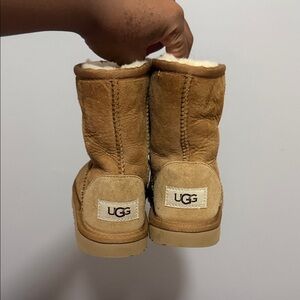 UGG Classic Short Boots - Chestnut Brown